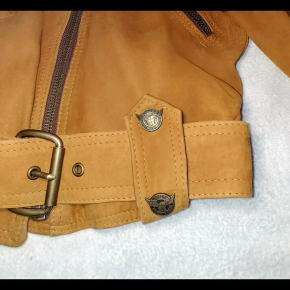 Beautiful Leather Jacket!💕 - Picture 4 of 12